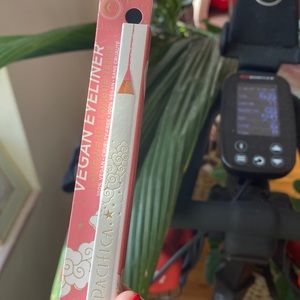 Pacifica eyeliner in rose quartz